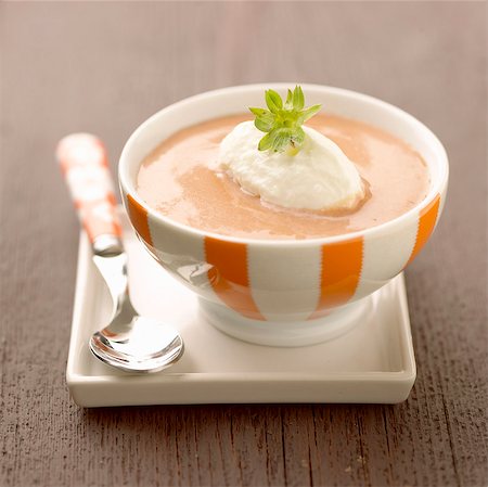 Gaspacho de tomates et de fraises Photographie de stock - Rights-Managed, Code: 825-06049271