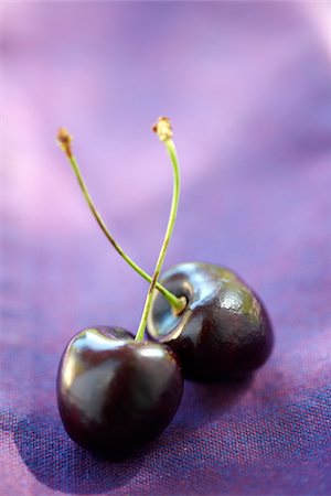 simsearch:825-05835910,k - Two cherries Stock Photo - Rights-Managed, Code: 825-06049335
