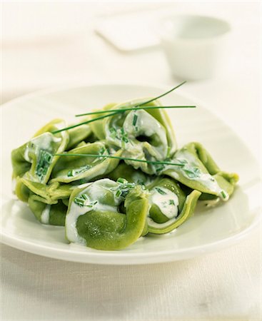 spinach pasta - Tortellinis with spinach and cream Stock Photo - Rights-Managed, Code: 825-06049519