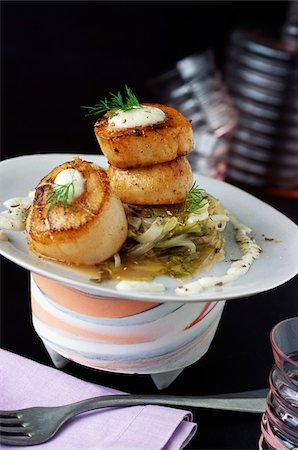 fondue - Roast scallops with chicory fondue Foto de stock - Con derechos protegidos, Código: 825-06315074