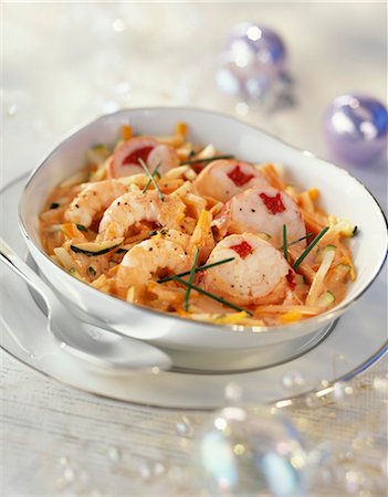 simsearch:825-05986889,k - Vegetable Julienne with lobster and shrimps ,lobster sauce Foto de stock - Con derechos protegidos, Código: 825-06315089