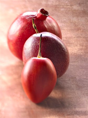 Selection of exotic fruit Foto de stock - Con derechos protegidos, Código: 825-06315100