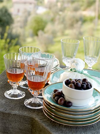 Verres de Chianti et olives pour apéritif, Toscane Photographie de stock - Rights-Managed, Code: 825-06315190