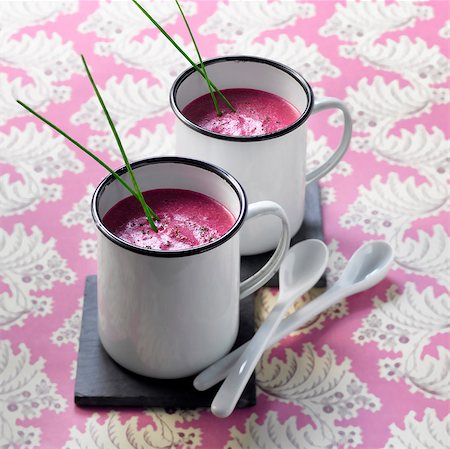 Soupe froide de betterave rouge Photographie de stock - Rights-Managed, Code: 825-06315318
