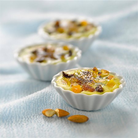 dried fruit falling - Roquefort and dried fruit Crème brûlée Stock Photo - Rights-Managed, Code: 825-06315412