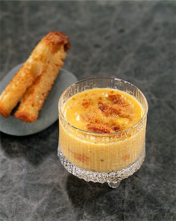 echinoderma - Scrambled eggs and urchin Verrine Fotografie stock - Rights-Managed, Codice: 825-06315721