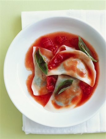 pasta top view - Spinach,tomato and basil raviolis Stock Photo - Rights-Managed, Code: 825-06315821