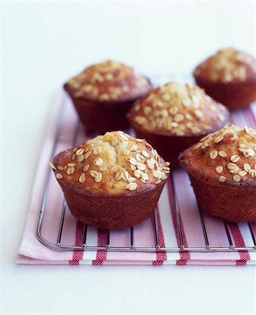 simsearch:825-06315866,k - Oatmeal muffins Stock Photo - Rights-Managed, Code: 825-06315867