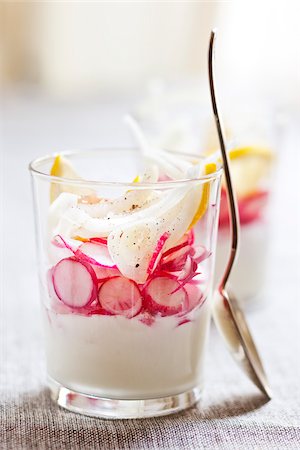 pink radish - Radish and cream Verrine Foto de stock - Con derechos protegidos, Código: 825-06316100