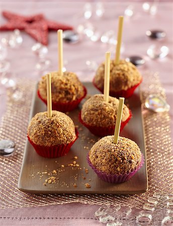Chocolate and crushed hazelnut lollipops Stock Photo - Rights-Managed, Code: 825-06316368