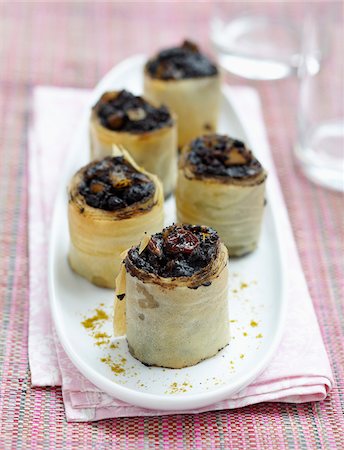 phyllo pastry - Crisp blood sausage appetizers Stock Photo - Rights-Managed, Code: 825-06316444