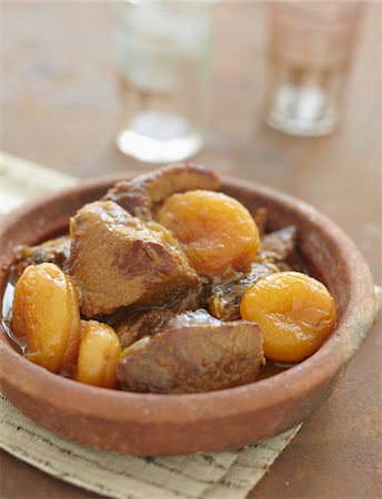 Agneau, Tajine aux abricots et aux amandes séchée Photographie de stock - Rights-Managed, Code: 825-06316499