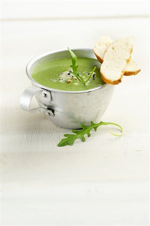 photocuisine soup - Spinach and rocket soup with blue cheese Stock Photo - Rights-Managed, Code: 825-06316579