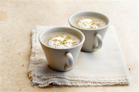 Cappuccino de champignons aux graines de sésame Photographie de stock - Rights-Managed, Code: 825-06316571