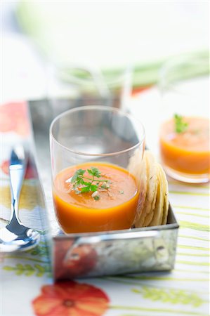 Gaspacho de carottes aux pommes et anis Photographie de stock - Rights-Managed, Code: 825-06316572