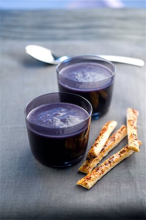 smoked meat - Cream of red cabbage soup with smoked streaky bacon Stock Photo - Rights-Managed, Code: 825-06316573