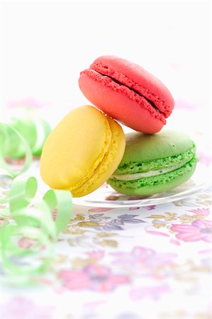 petit fours - Different flavored macaroons Stock Photo - Rights-Managed, Code: 825-06316594