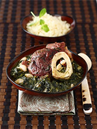 simsearch:825-06316631,k - Knuckle of beef Couscous with spinach and white haricot beans Foto de stock - Con derechos protegidos, Código: 825-06316629