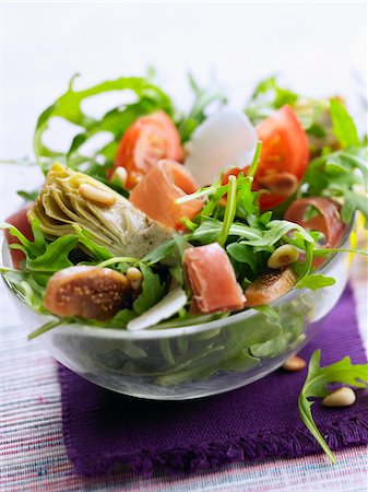 Salade de jambon, artichaut et fig RAW Photographie de stock - Rights-Managed, Code: 825-06316697