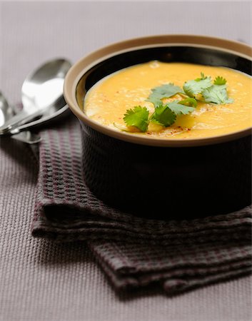 simsearch:652-05806621,k - Cream of sweet potato soup Foto de stock - Con derechos protegidos, Código: 825-06316758