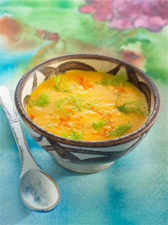 Lentil and carrot soup with fennel and mandarin orange zests Foto de stock - Con derechos protegidos, Código: 825-06316793