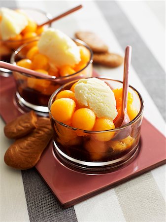 simsearch:825-06048104,k - Melon balls with alcohol and sorbet Stock Photo - Rights-Managed, Code: 825-06316928