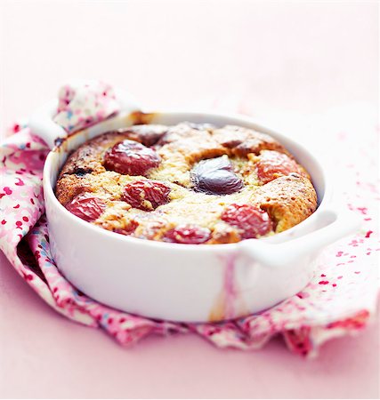 Cherry batter pudding Stock Photo - Rights-Managed, Code: 825-06317041