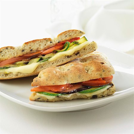 simsearch:652-06818786,k - Melted cheese,zucchini,tomato and eggplant sandwich Foto de stock - Con derechos protegidos, Código: 825-06815204