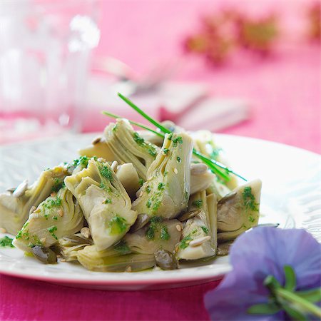 simsearch:652-07655200,k - Artichoke salad with herbs Photographie de stock - Rights-Managed, Code: 825-06815273