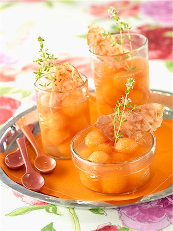 simsearch:825-05989676,k - Melon balls in jelly Photographie de stock - Rights-Managed, Code: 825-06815305