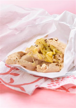 simsearch:825-06816751,k - Turkey with Comté and cumin seeds cooked in wax paper Foto de stock - Con derechos protegidos, Código: 825-06815370