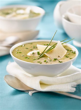 simsearch:825-05986566,k - Creamy watercress soup with parmesan flakes Stock Photo - Rights-Managed, Code: 825-06815380