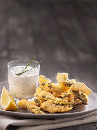 simsearch:825-06049250,k - Crispy asparagus fritters with creamy sauce Fotografie stock - Rights-Managed, Codice: 825-06815399