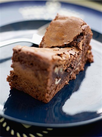 simsearch:652-07655171,k - Walnut brownie Photographie de stock - Rights-Managed, Code: 825-06815599