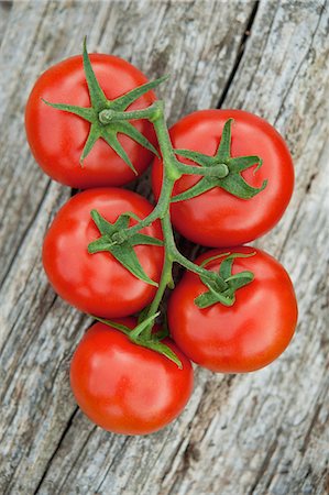 simsearch:825-06816297,k - Bunch of tomatoes outdoors Foto de stock - Direito Controlado, Número: 825-06815615