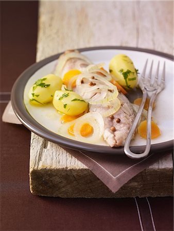 fish fillet - mackerels with potatoes and olive oil Stock Photo - Rights-Managed, Code: 825-06815653