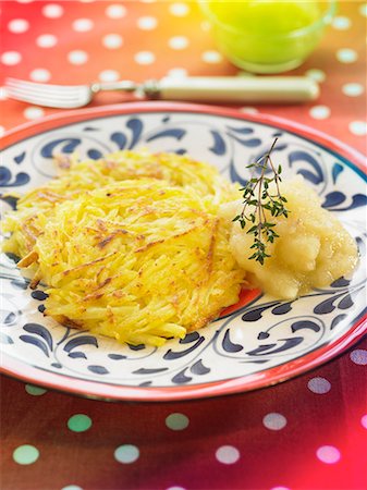 simsearch:825-07522840,k - Potato Röstis and apples stewed in white wine Stock Photo - Rights-Managed, Code: 825-06815735