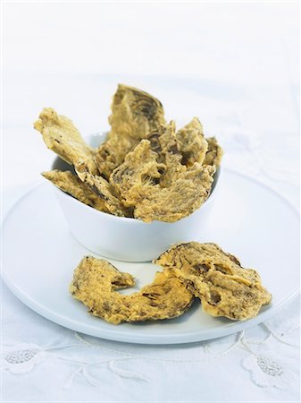 simsearch:652-05807192,k - Artichoke crisps with basil and oregano Photographie de stock - Rights-Managed, Code: 825-06815733