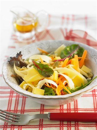 simsearch:825-06316760,k - Parsnip,Emmental and carrot salad Photographie de stock - Rights-Managed, Code: 825-06815755
