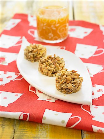 palet shortbread biscuit - Sunflower seed,squash seed,sesame seed and honey balls Stock Photo - Rights-Managed, Code: 825-06815765