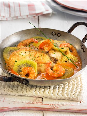 simsearch:652-03804686,k - Fish with kiwis,Dublin Bay prawns,soya cream and honey Foto de stock - Con derechos protegidos, Código: 825-06815885