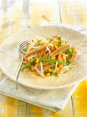 simsearch:825-06316760,k - Green bean,carrot,beansprout,sweet corn and seitan salad Photographie de stock - Rights-Managed, Code: 825-06815914