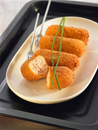 simsearch:652-06819203,k - Chicken croquettes Stock Photo - Rights-Managed, Code: 825-06815993