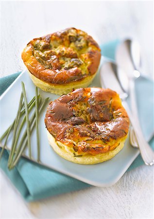simsearch:652-06818883,k - Express roquefort mini Flans Photographie de stock - Rights-Managed, Code: 825-06816046