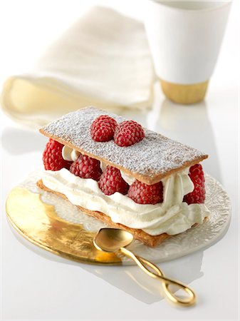 simsearch:652-05807921,k - Raspberry mille-feuille Stock Photo - Rights-Managed, Code: 825-06816109