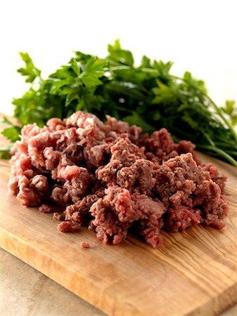 simsearch:825-06816373,k - Raw hamburger meat Fotografie stock - Rights-Managed, Codice: 825-06816129