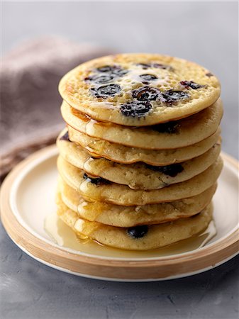 simsearch:825-06815387,k - Blueberry pancakes Foto de stock - Con derechos protegidos, Código: 825-06816121