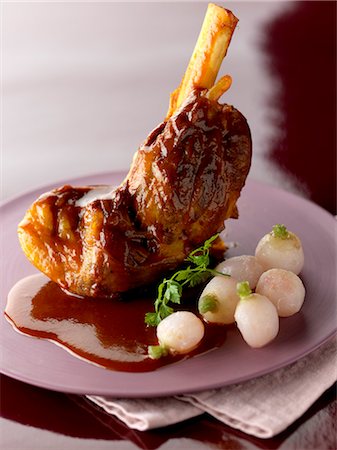 Lamb knuckle joint with young turnips Photographie de stock - Rights-Managed, Code: 825-06816157