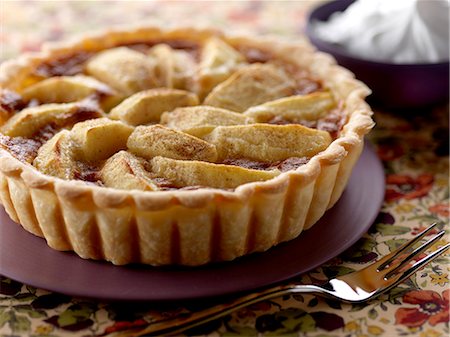 simsearch:825-07076879,k - Apple tart Photographie de stock - Rights-Managed, Code: 825-06816168