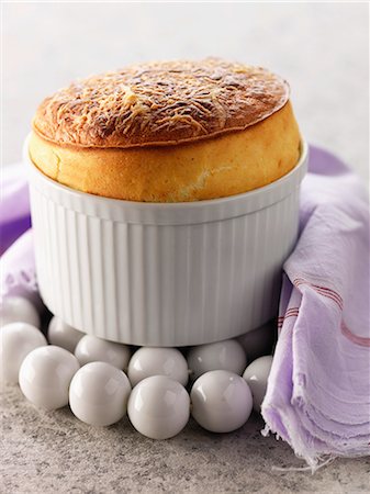 simsearch:652-06818883,k - Cheese soufflé Photographie de stock - Rights-Managed, Code: 825-06816361